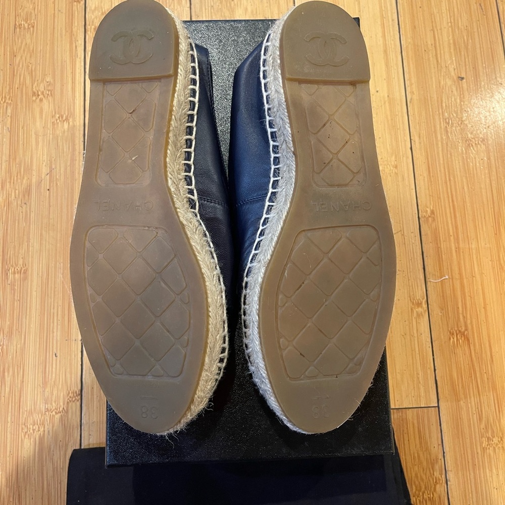 100% Authentic Chanel Women's size 38 / 8 Navy Espadrilles- with Box - Picture 5 of 7